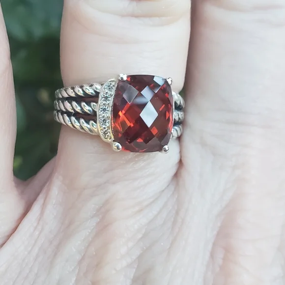DAVID YURMAN Garnet Petite Wheaton Ring - Picture 3 of 12